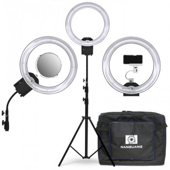 NANGUANG Fluo­rest­sents ringvalgusti statiivil CN-65C PRO